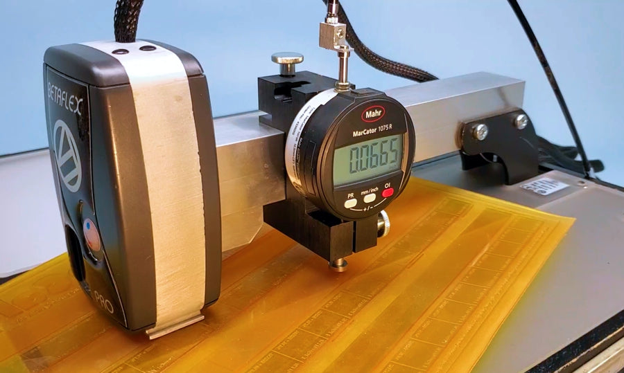 BETAFLEX PRO1 / FLEX3PRO WITH FLEXIGAUGE MICROMETER CLOSEUP MEASURE DEPTH AND RELIEF ON FLEXO PLATES